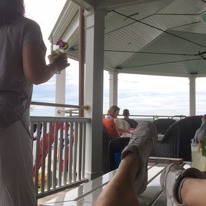 Meet your Posher, Miya